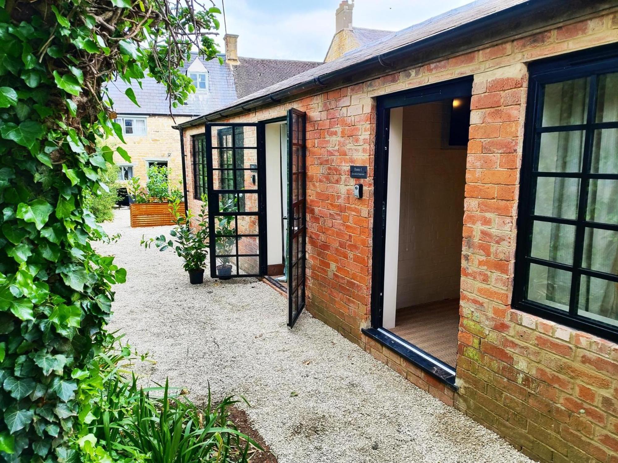 Bankview Apartment Moreton-in-Marsh Exterior photo
